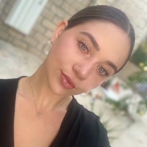 Meet your Posher, Veronica